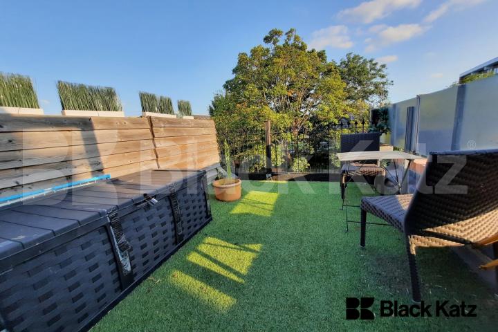 Modern Studio With Terrace & all Bills Included Lavender Hill , Clapham Junction 